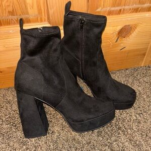 melrose and market platform zip up booties size 9